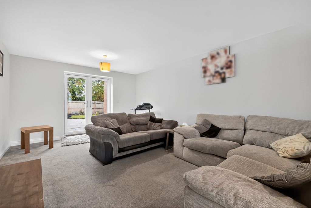 Property photo 3 of 23 Living Room