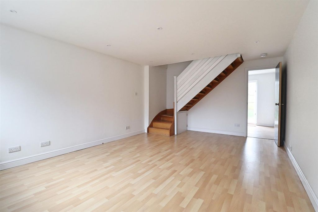 Property photo 2 of 12 Img_8760.Jpg