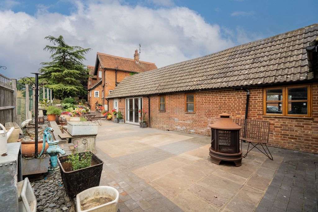 Property photo 2 of 41