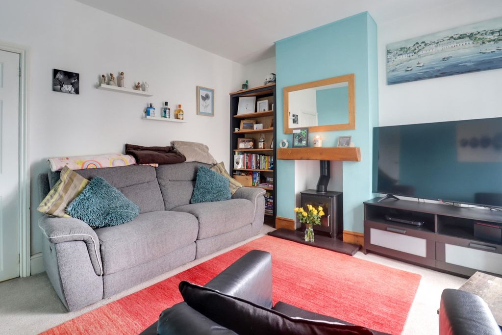 Property photo 3 of 15 Living Room