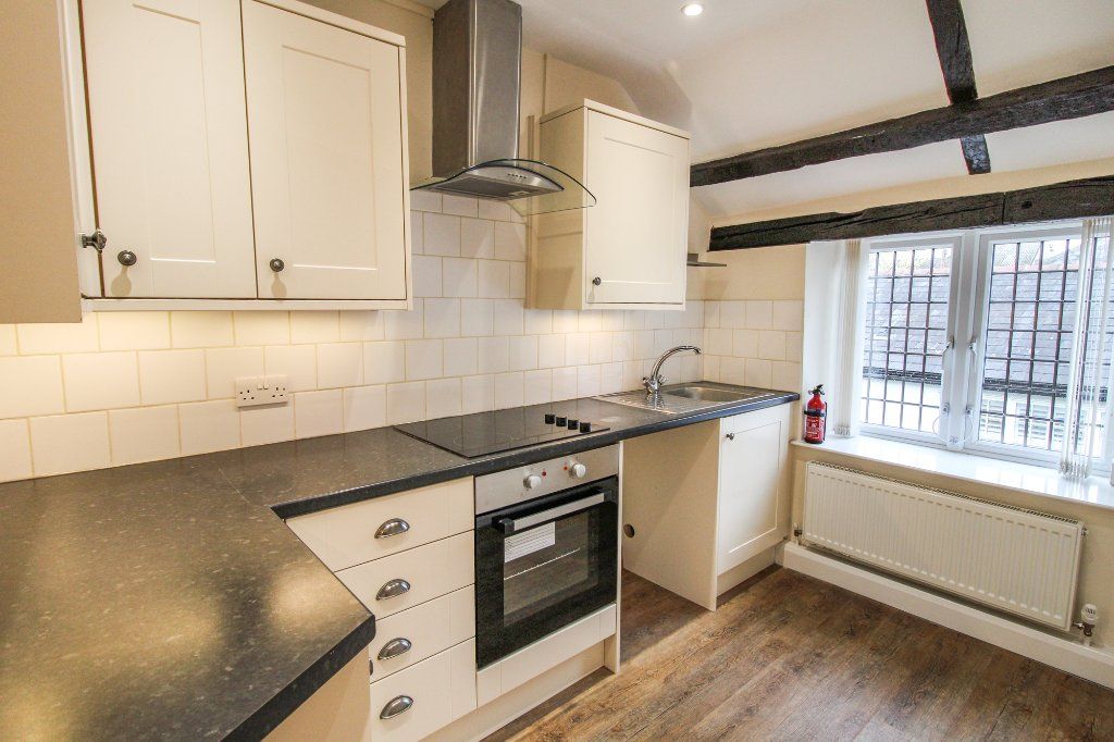 Property photo 3 of 9 Kitchen