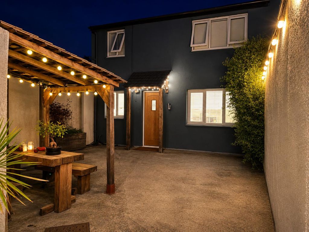 Property photo 1 of 23 Da5Ece2E-A334-4113-8335-c76275528d53.Png