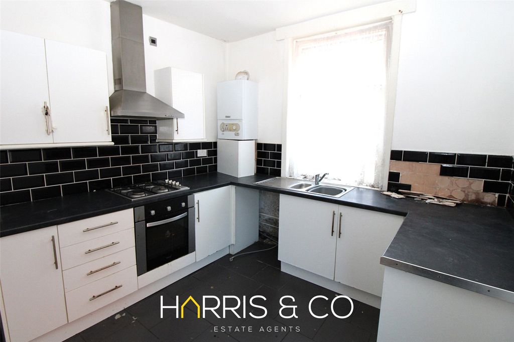 Property photo 3 of 6 Picture No. 06