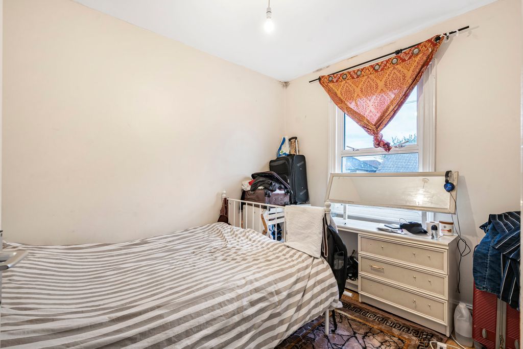 Property photo 3 of 10 Bedroom