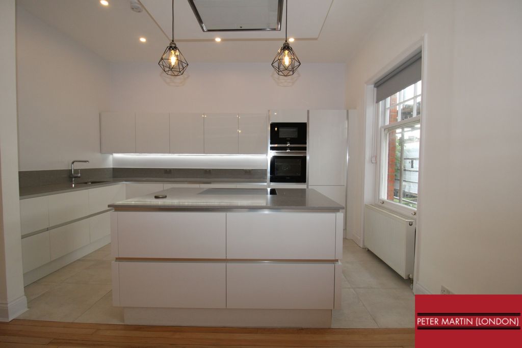 Property photo 2 of 9 Photo 3