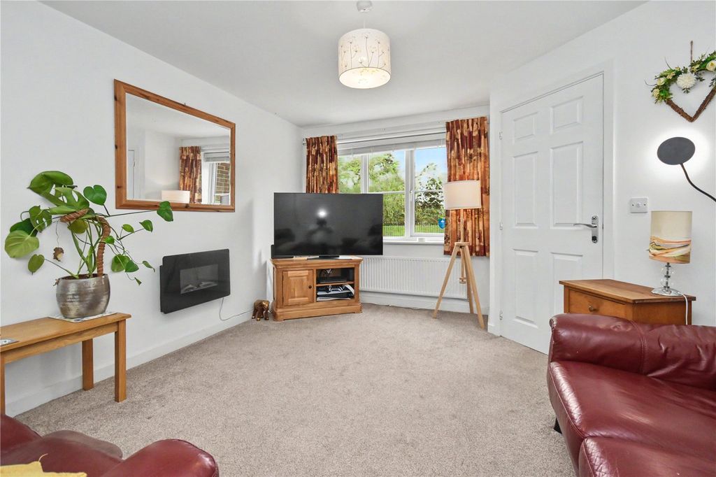 Property photo 3 of 16 Picture No. 28