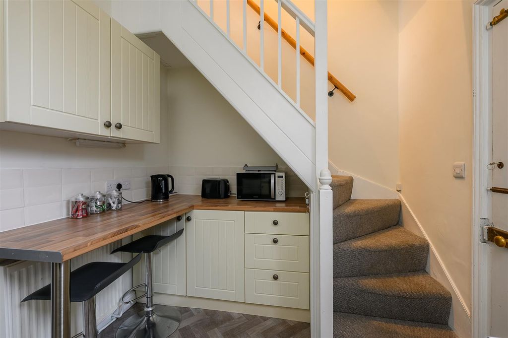 Property photo 3 of 13 Kitchen