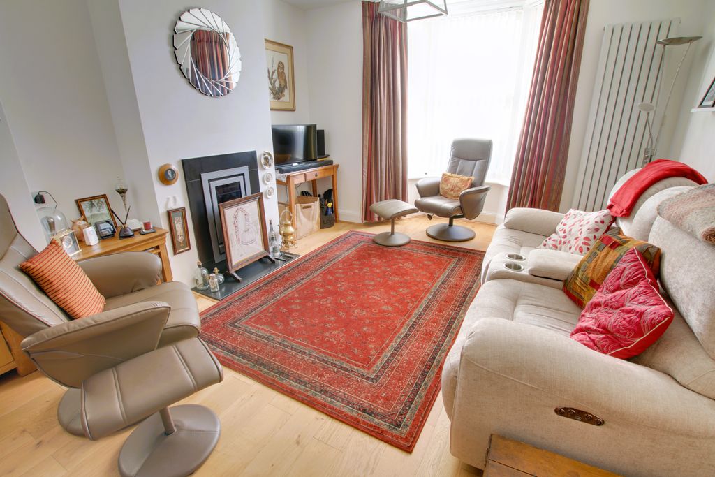 Property photo 3 of 21