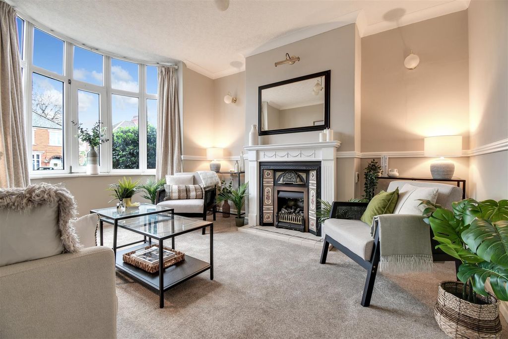 Property photo 2 of 25 Living Room