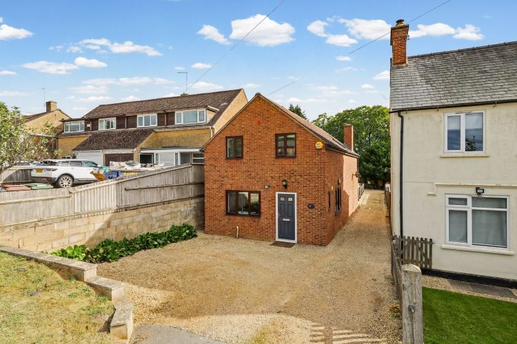Property photo 1 of 9 340549