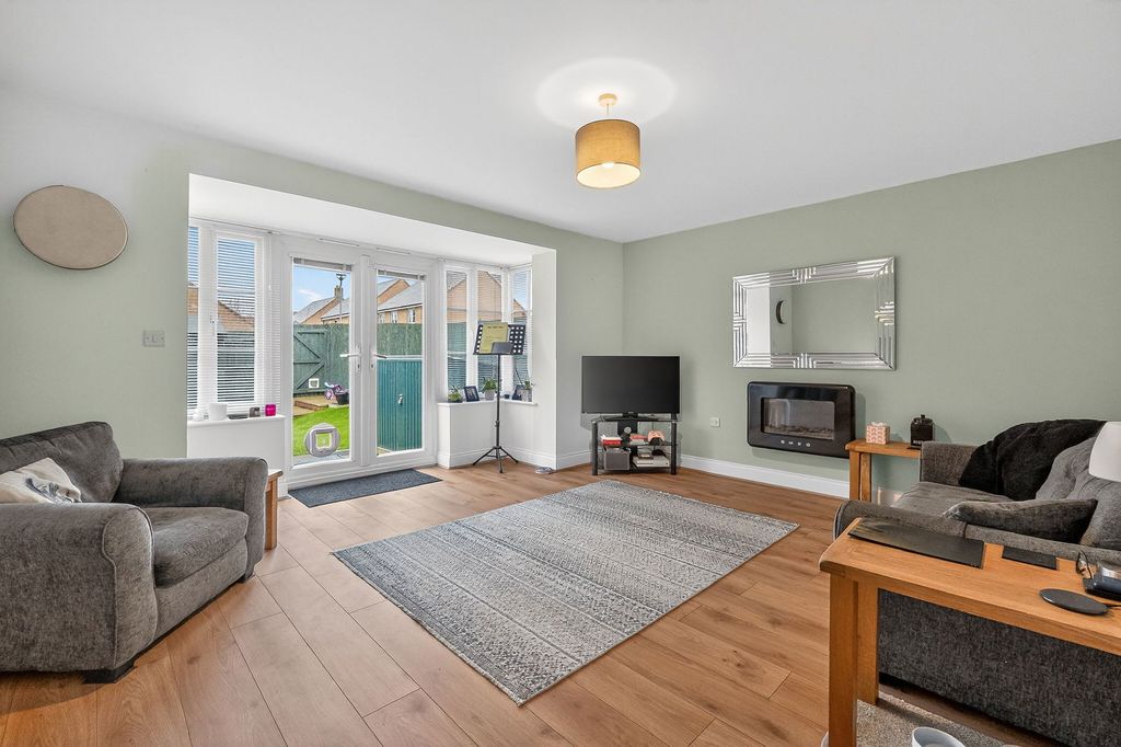 Property photo 2 of 29