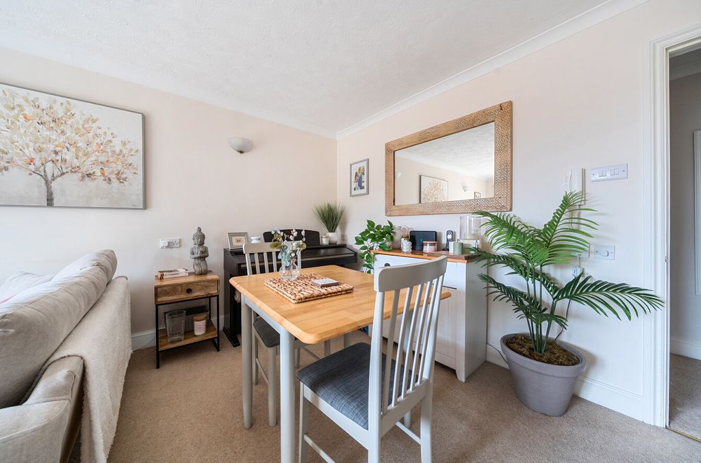 Property photo 3 of 20 1396504-14-69663c...