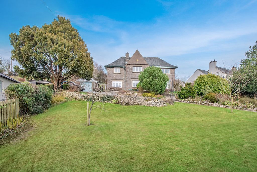 Property photo 1 of 37