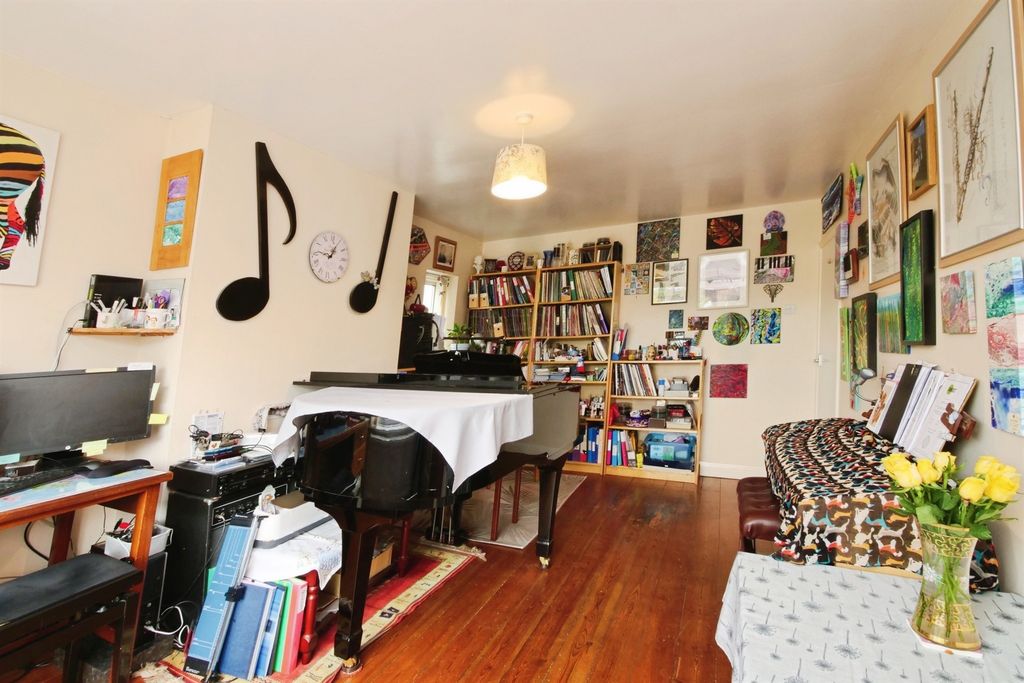 Property photo 2 of 15