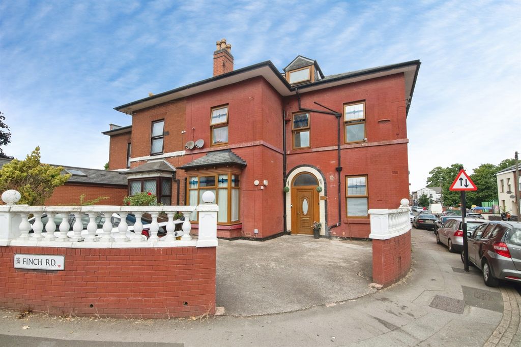 Property photo 1 of 22