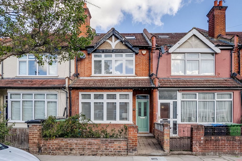 Property photo 1 of 18