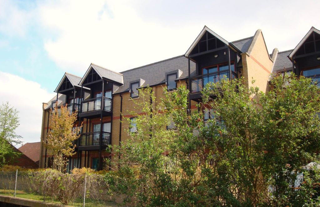 Property photo 1 of 7 Photo