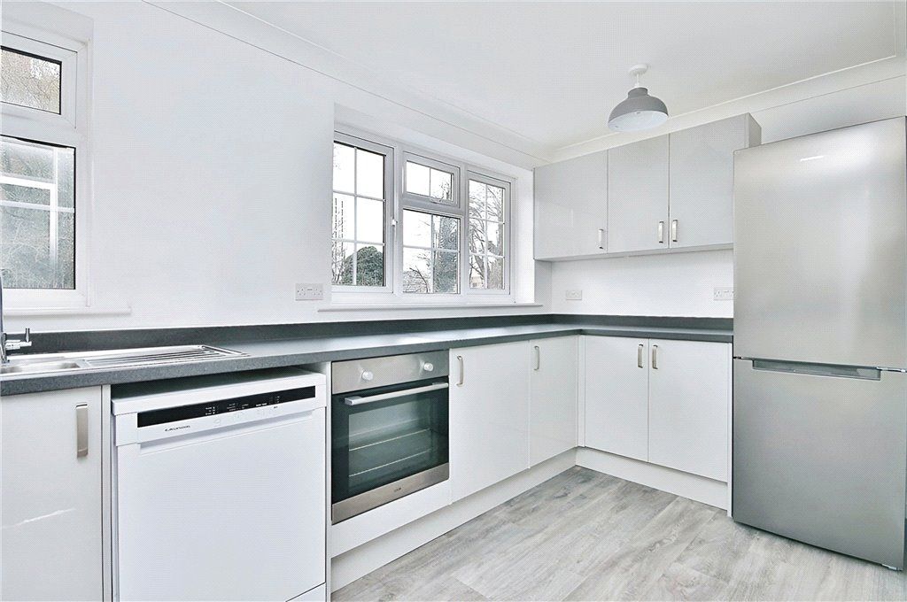 Property photo 2 of 12 Kitchen
