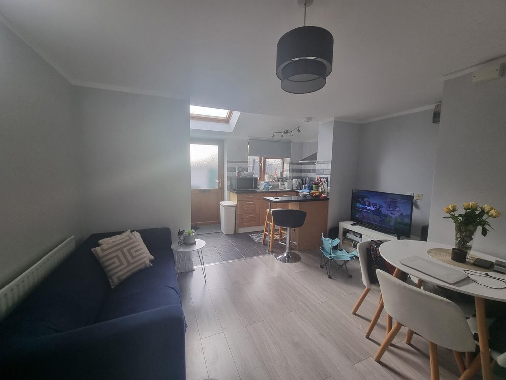 Property photo 1 of 4