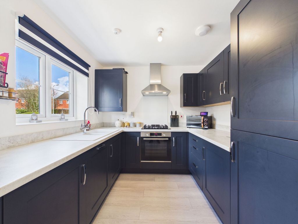 Property photo 2 of 27