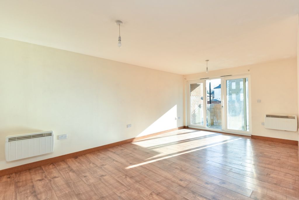 Property photo 2 of 21 3936796
