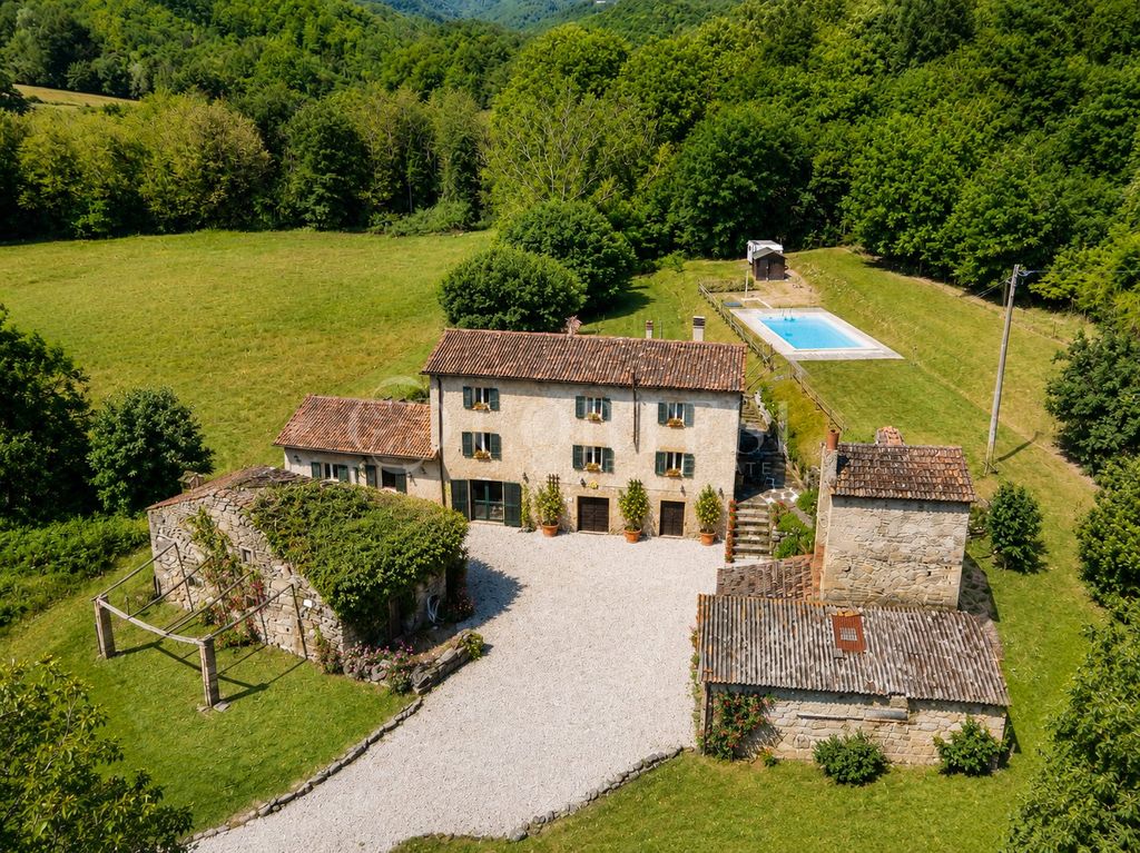 Property photo 1 of 60 Tuscan Farmhouse With Pool And Annex In The Heart Of Cortona's Countryside