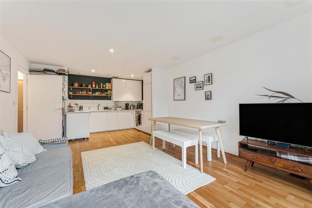 Property photo 3 of 23 3