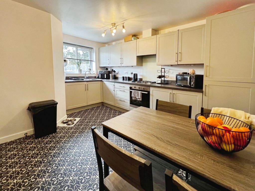 Property photo 2 of 36 Dining Kitchen