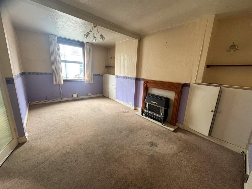 Property photo 3 of 9 Living Room