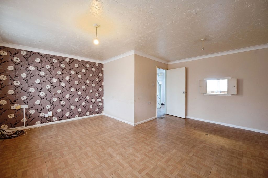 Property photo 2 of 8 Pbox-Img.Jpg