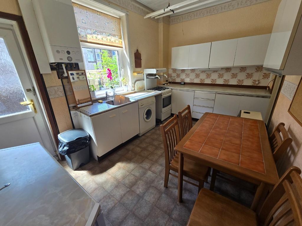 Property photo 3 of 9 Kitchen/Diner