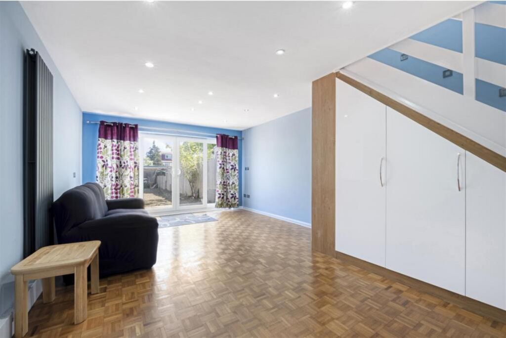 Property photo 2 of 14