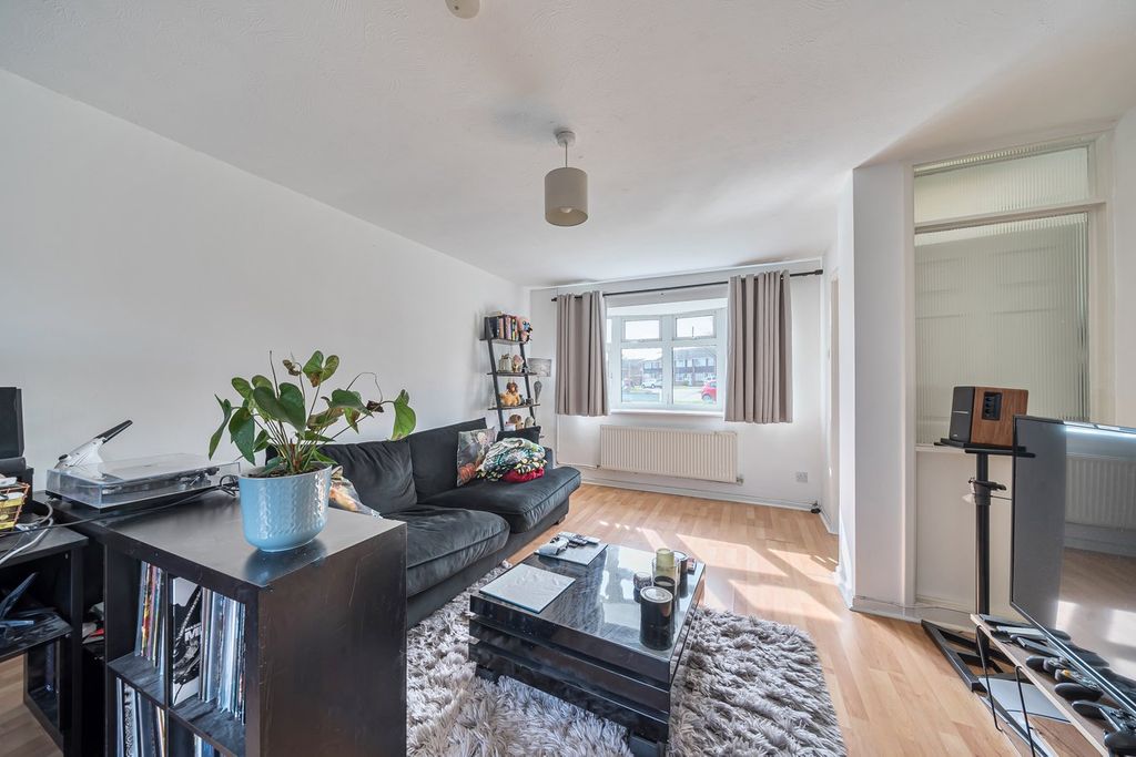 Property photo 2 of 16