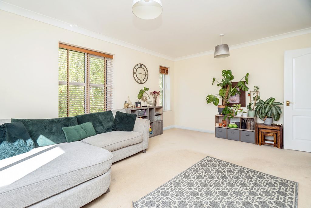 Property photo 3 of 13