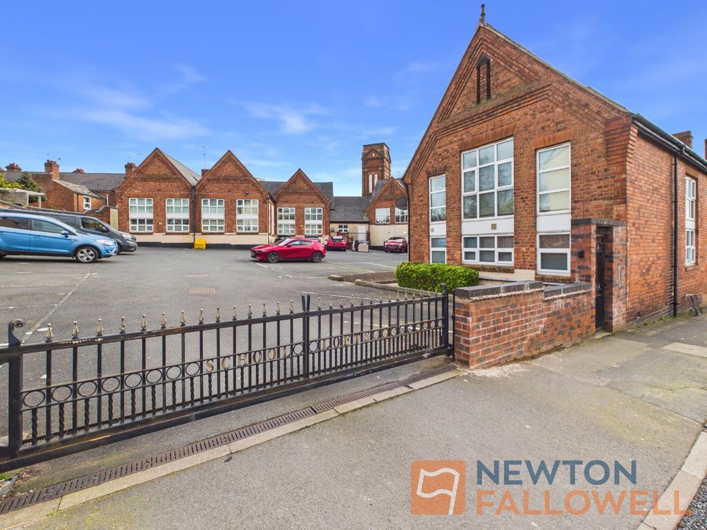 Property photo 2 of 12