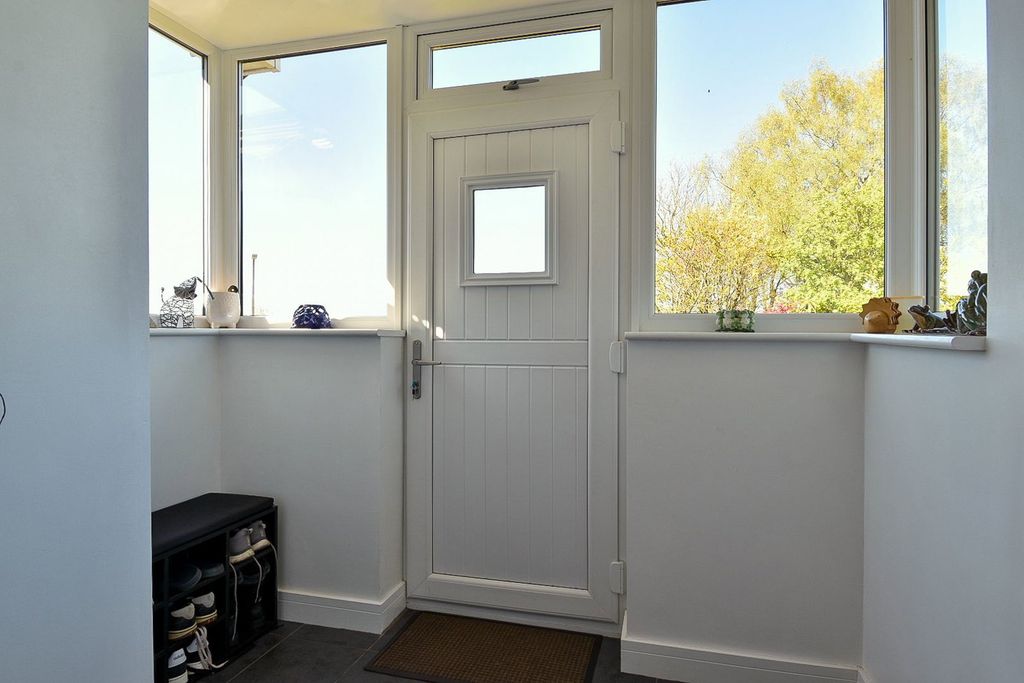 Property photo 3 of 26