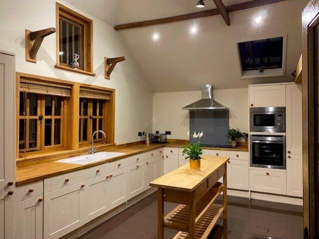 Property photo 3 of 4 Kitchen