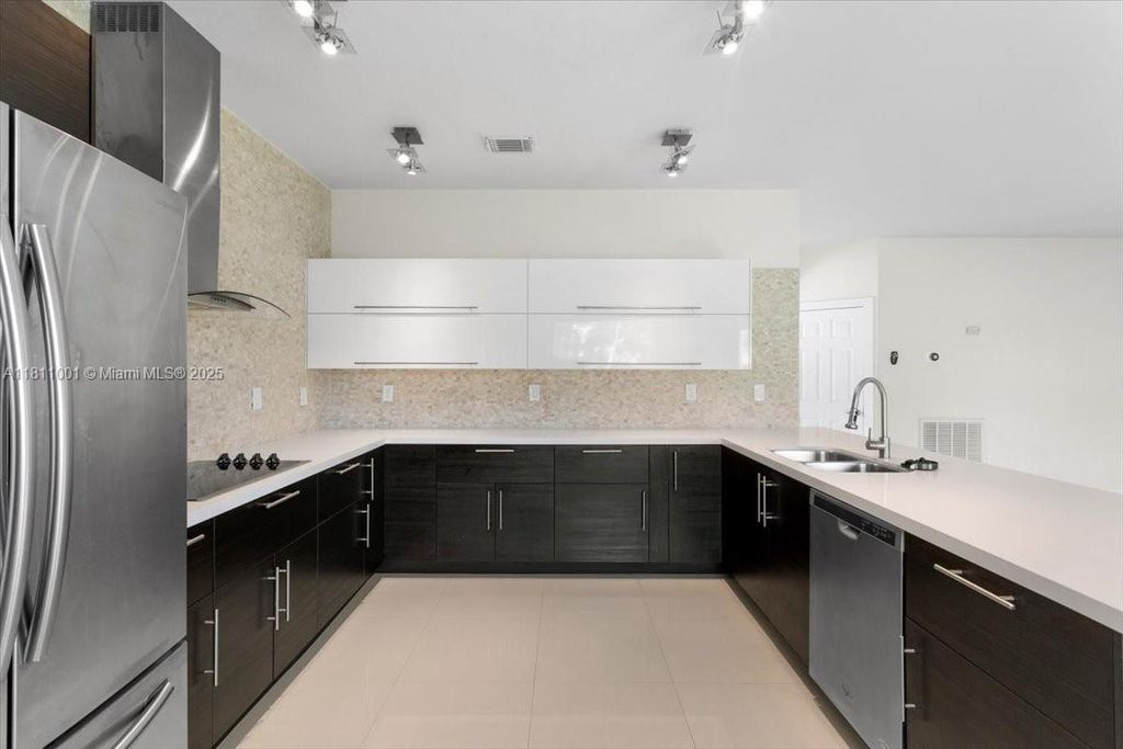 Property photo 3 of 48 <Alttext/>