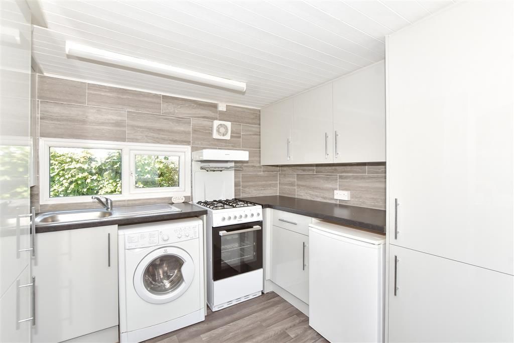 Property photo 3 of 14 Kitchen