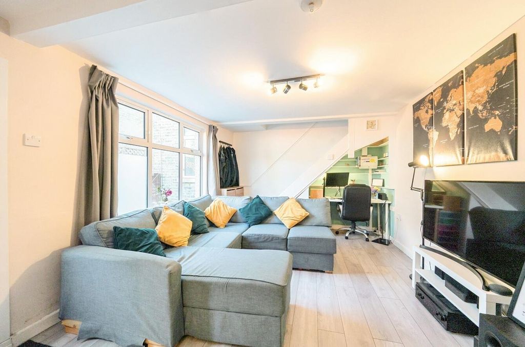 Property photo 1 of 15 Picture No. 02