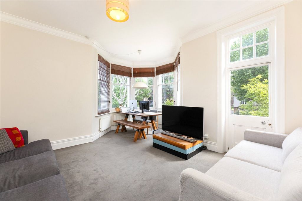 Property photo 2 of 9 Picture No. 12