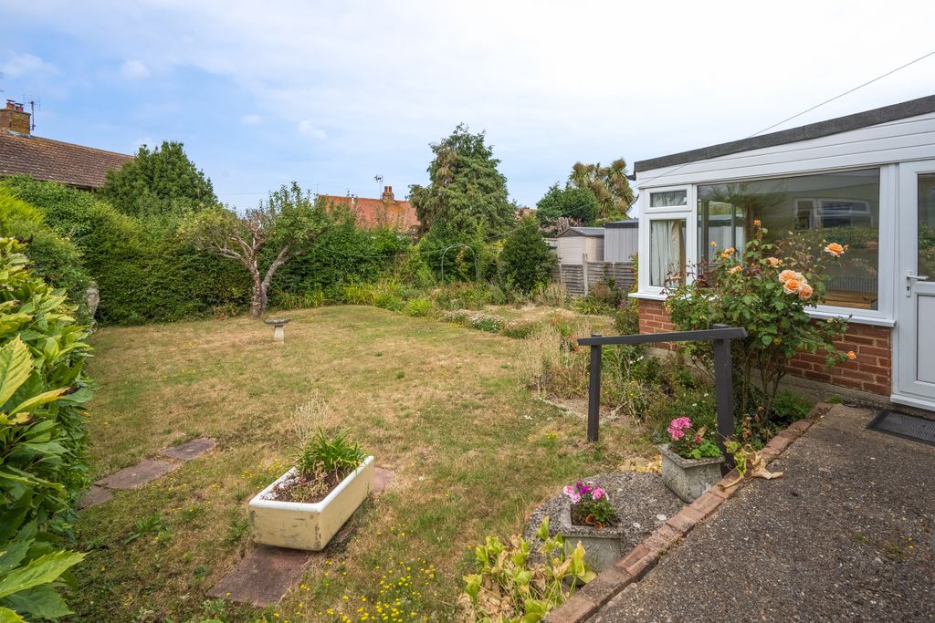 Property photo 2 of 13 Garden