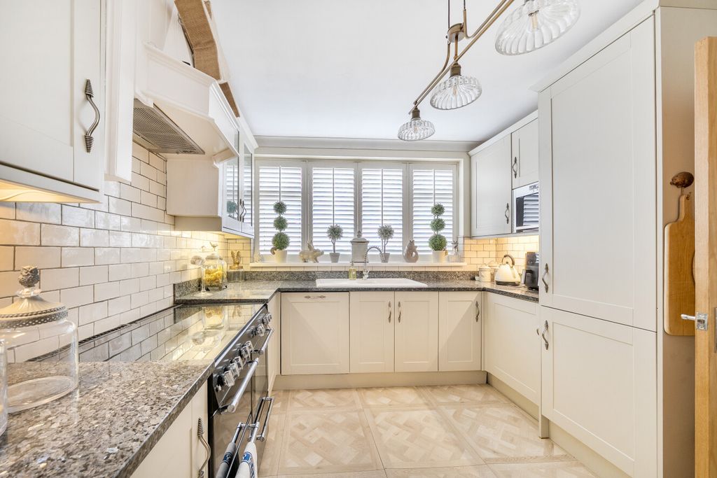 Property photo 3 of 19 1498950-9-6A6B7A4...