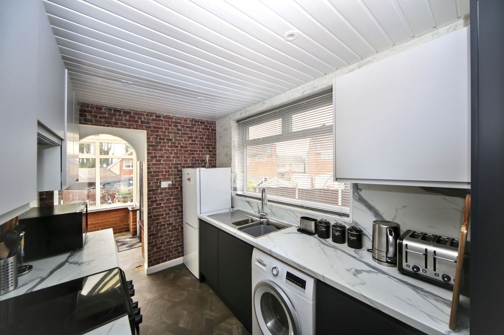 Property photo 3 of 22