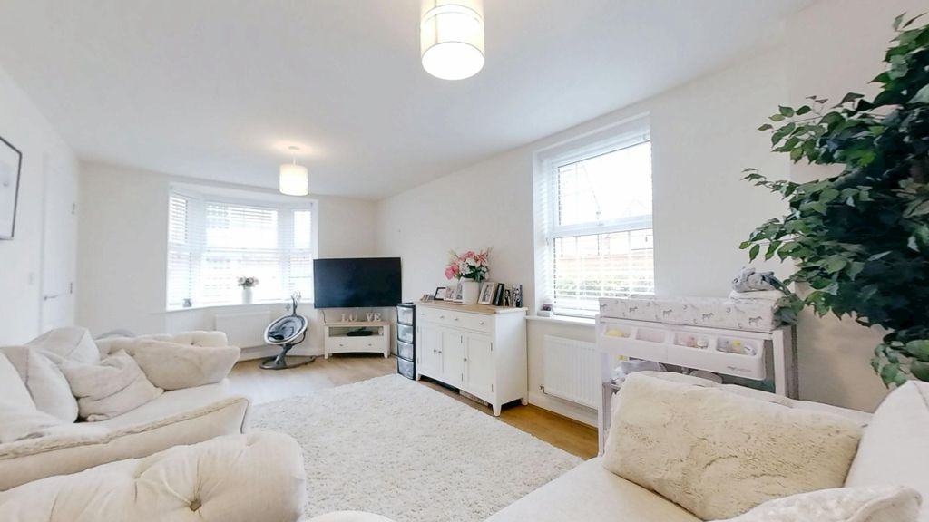 Property photo 2 of 18 Photo 16