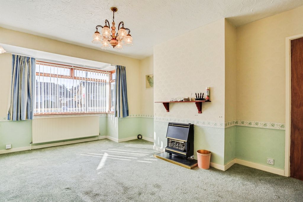 Property photo 2 of 14