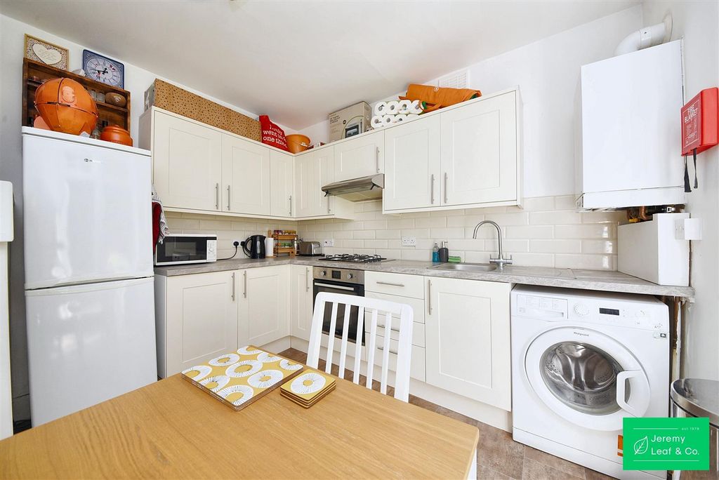 Property photo 3 of 9