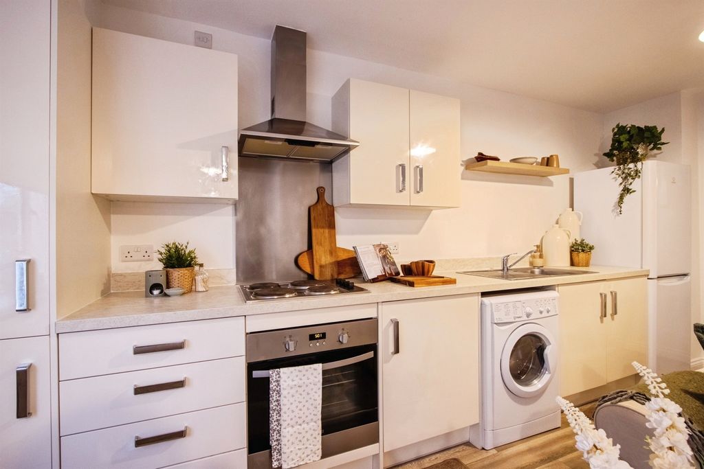 Property photo 2 of 13