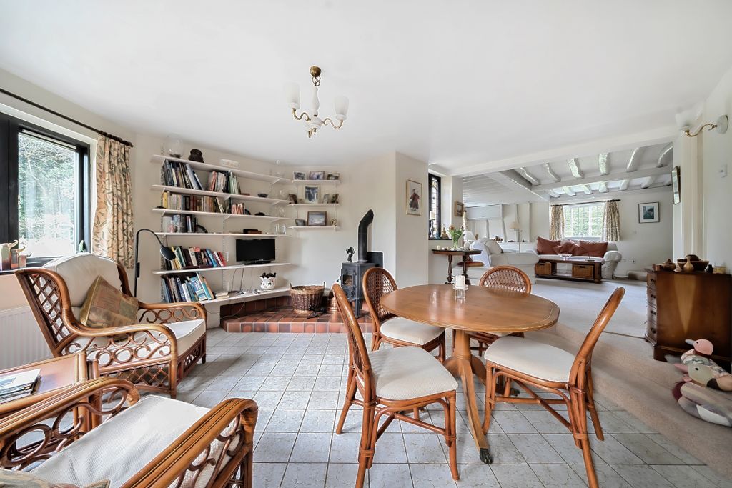 Property photo 2 of 11
