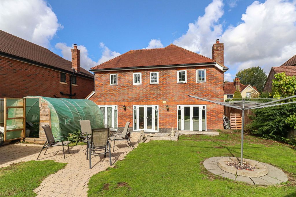 Property photo 1 of 31